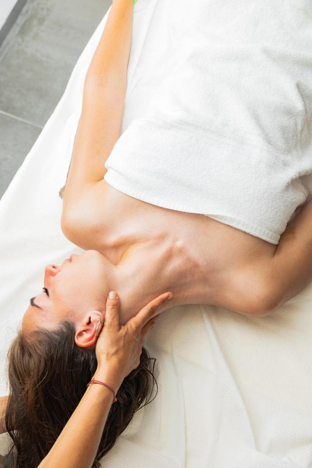 Marino Wellness Hotel Ali Terme Buitenkant foto